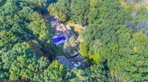 10 Lawrence Rd, Dover NJ 07869-3106 exterior