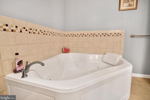 713 Marley Ave, Glen Burnie MD 21060-6952 exterior