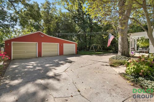 2930 Leonard St, Grand Rapids, MI 49504-3783