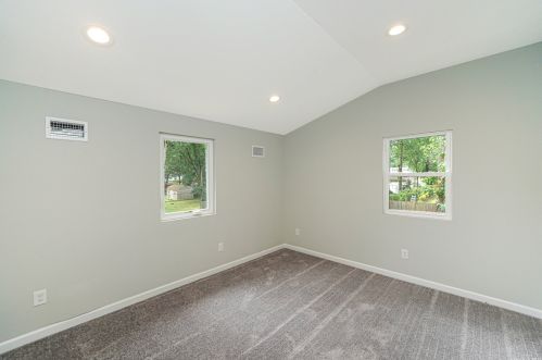 69 10 Ave, Huntington Station NY 11746-2239 exterior