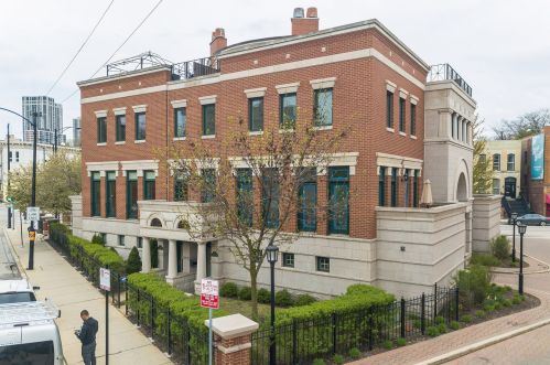 2014 Lincoln Ave, Chicago IL 60614-4598 exterior