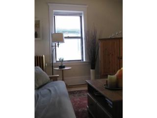 872 Raymond Ave, Saint Paul MN  55114-1516 exterior