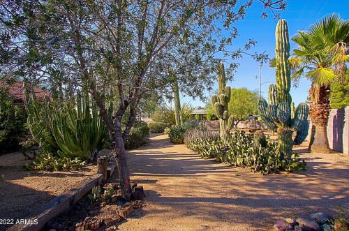 1945 Campo Bello Dr, Phoenix AZ 85032-2051 exterior