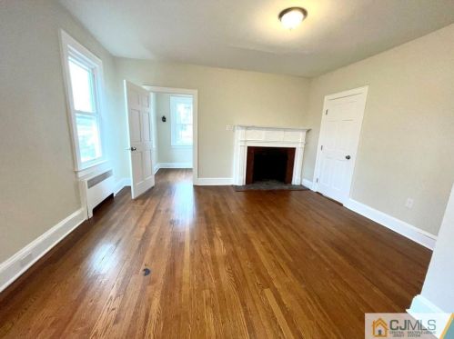 161 Nichol Ave, New Brunswick NJ  08901-2835 exterior