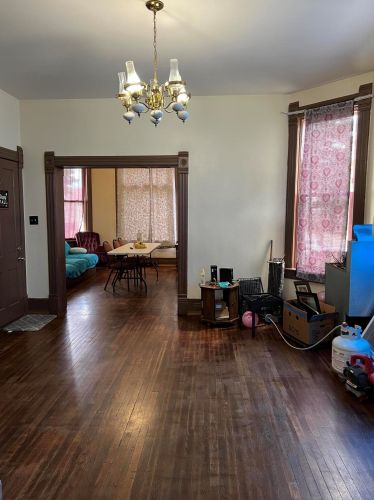 923 10th St, Milwaukee, WI 53204-1339