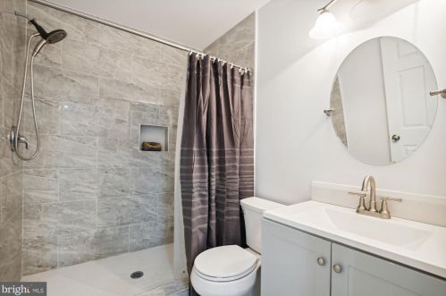 6401 Edsall Rd, Alexandria VA  22312-6411 exterior