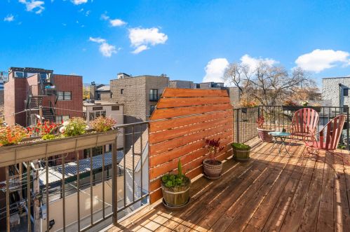 901 Fletcher St, Chicago IL 60657-6577 exterior