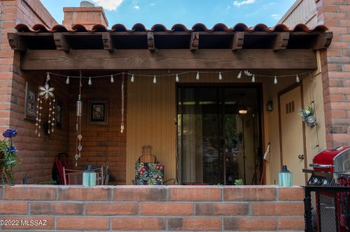 8738 Little Oak Ln, Tucson AZ 85704-0940 exterior