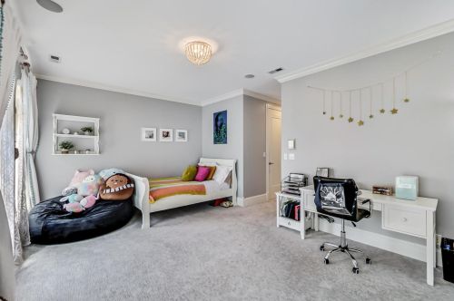 1542 Oakdale Ave, Chicago IL 60657-4024 exterior