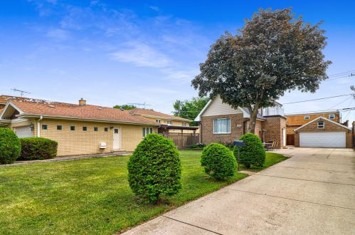 2911 75th Ct, Chicago, IL 60707-1124