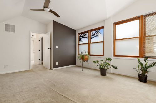 1817 Honore St, Chicago IL 60657-2007 exterior