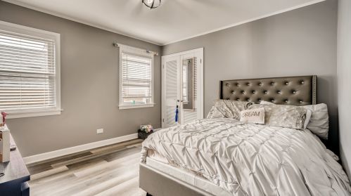 9300 Avers Ave, Chicago IL 60625-6304 exterior