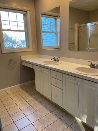 6 Lees Farm Commons Dr, Providence RI 02904-3044 exterior