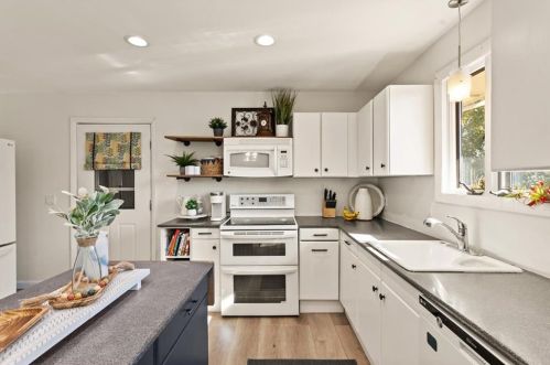 9 Noto Dr, Providence RI  02904-2905 exterior