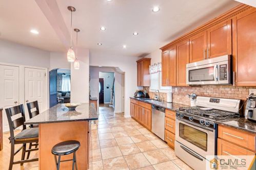 32 2nd St, Perth Amboy NJ 08861-4608 exterior