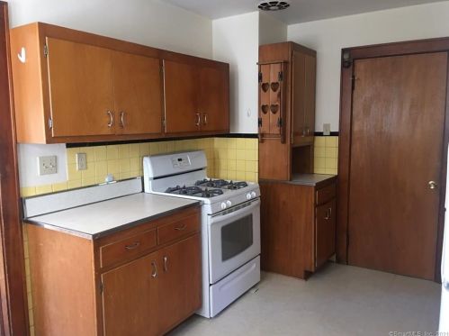 4 Ramapoo Rd, Ridgefield CT  06877-3702 exterior