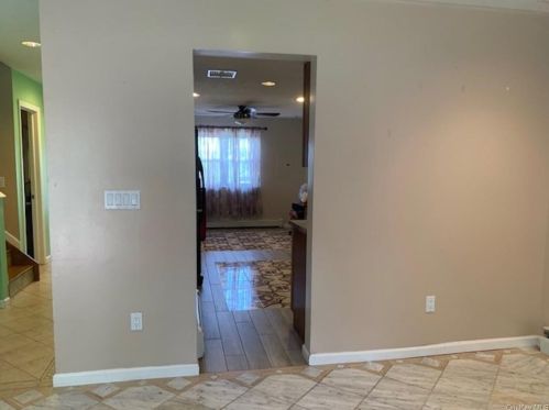 18 Cedar Ct, Middletown NY 10940-6940 exterior