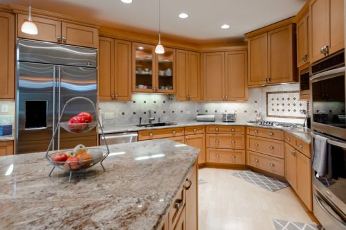 6923 Kenton Ave, Chicago IL 60712-2429 exterior