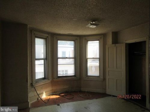 6144 Chancellor St, Philadelphia PA 19139-3702 exterior