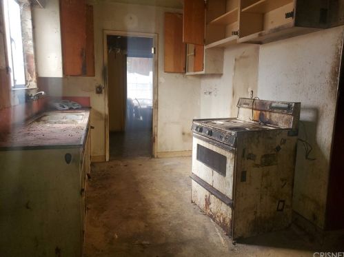 13717 Dunrobin Ave, Bellflower CA 90706-2540 exterior