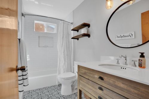 1941 Carleton Dr, Turlock CA 95382-2112 exterior