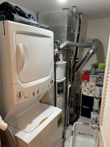 1330 Greenview Ave, Chicago IL 60626-5035 exterior