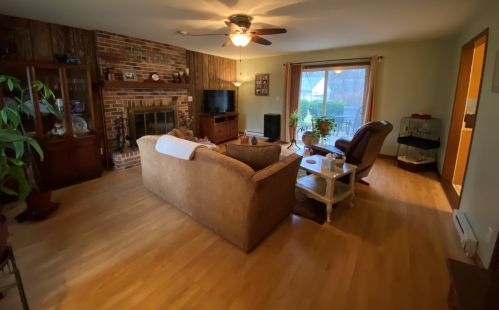 106 Melody Ln, Bull Valley, IL 60098-2549