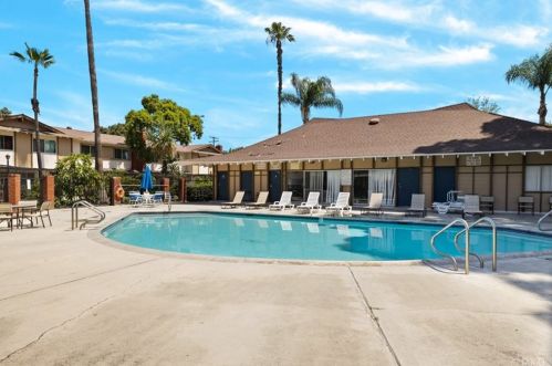 1722 Mitchell Ave, Tustin CA  92780-6321 exterior