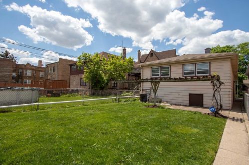 1935 Sayre Ave, Chicago IL 60634-2327 exterior