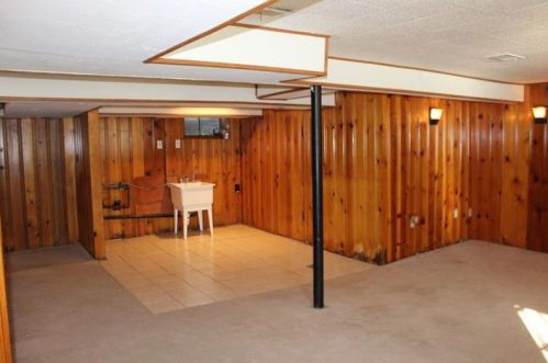 2023 Palm Ave, Pittsburgh PA 15235-1550 exterior