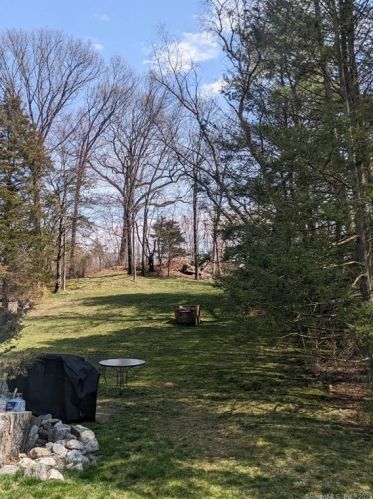 16 Rockmeadow Rd, Norwalk CT 06850-2837 exterior