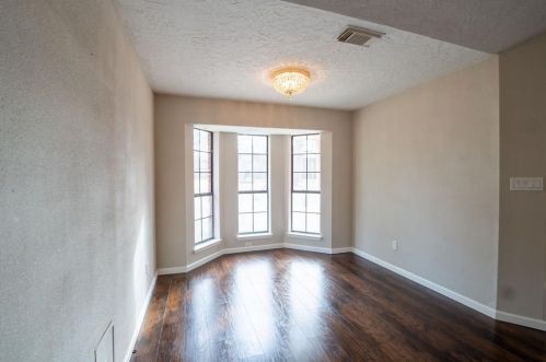 3340 Pne Grv Dr, Huntsville TX 77340-8937 exterior