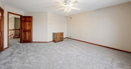 323 Kenmore Ave, Elmhurst IL 60126-3517 exterior