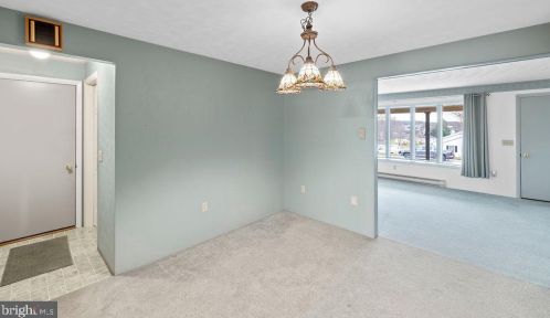 106 Lee Ann Ct, Hanover PA 17331-9560 exterior