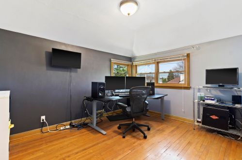 4801 Diversey Blvd, Milwaukee WI 53217-5919 exterior