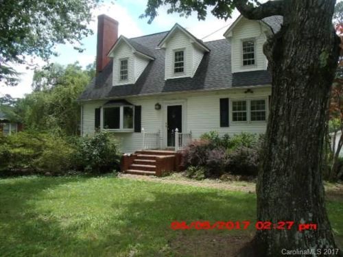 915 Smith St, Albemarle, NC 28001-3027