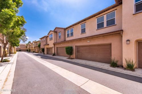 723 Forest Park Blvd, Oxnard CA 93036-5311 exterior