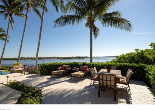 990 Admiralty Parade, Naples FL 34102-7873 exterior