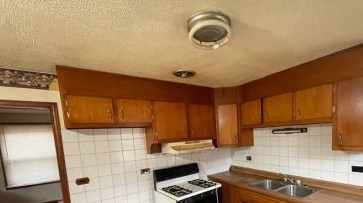 1619 21 Ave, Broadview IL 60153-1738 exterior