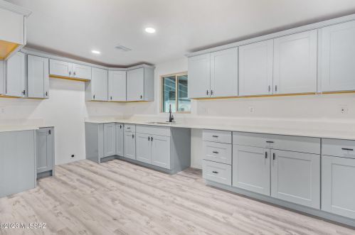 4121 Mars St, Tucson AZ 85741-1872 exterior