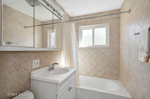 2907 Nagle Ave, Chicago IL 60634-4940 exterior