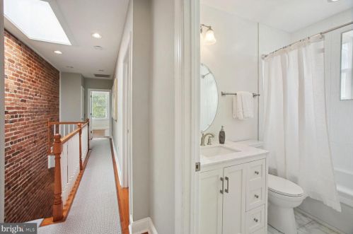 421 11 St, Washington DC 20002-6121 exterior