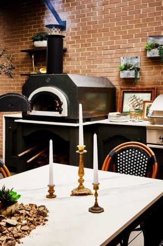 1831 Paulina St, Chicago IL 60622-1107 exterior