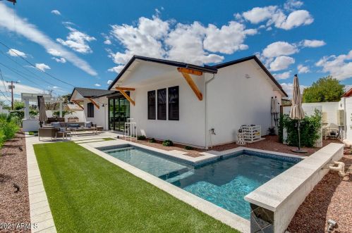 4013 49 Pl, Phoenix AZ 85018-2965 exterior