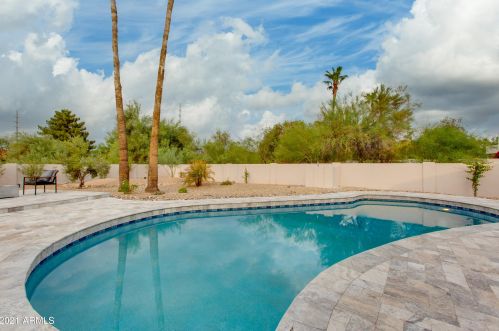 9919 47th Pl, Phoenix AZ  85028-4242 exterior