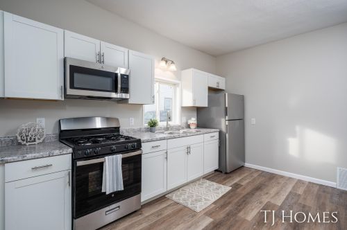 945 Emerson Ave, Meskegon MI  49442-5131 exterior