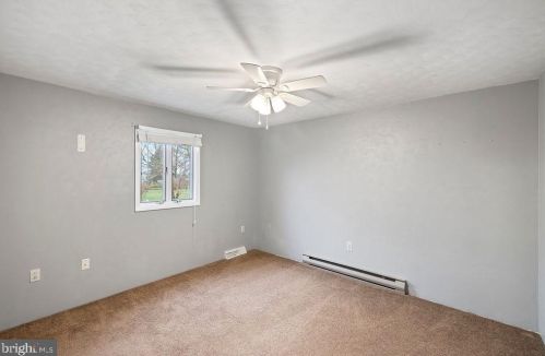 106 Lee Ann Ct, Hanover PA 17331-9560 exterior