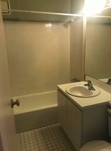 744 Deer Park Ave, Babylon NY 11703-4314 exterior