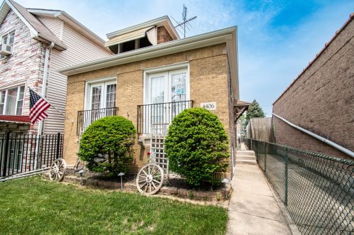 4406 Augusta Blvd, Chicago IL  60651-3416 exterior