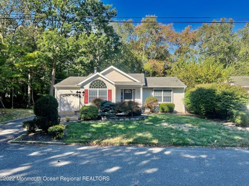 308 Enterprise Dr, Lacey, NJ 08731-1815